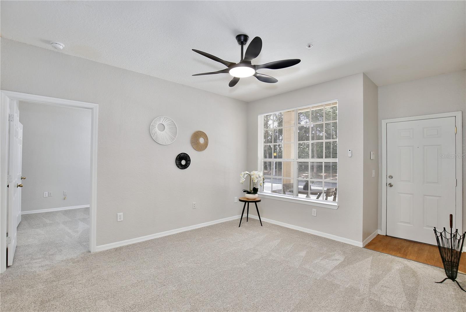 Image 4 of 37 For 824 Grand Regency Point 100