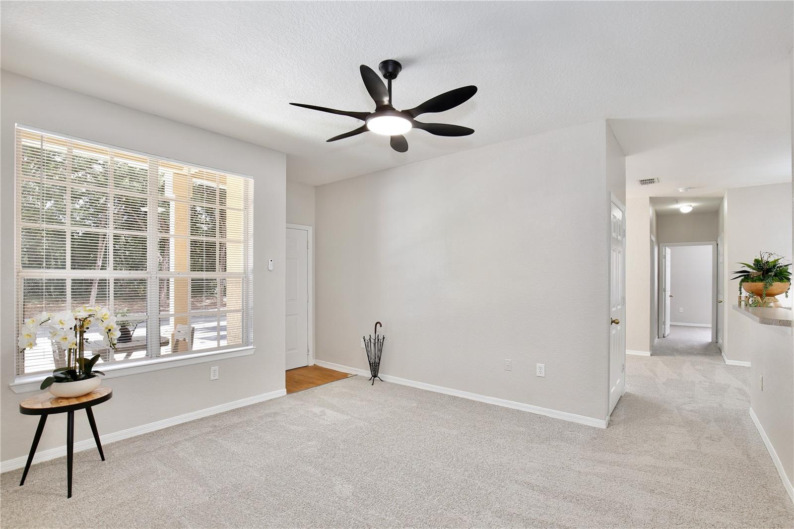 Image 5 of 37 For 824 Grand Regency Point 100