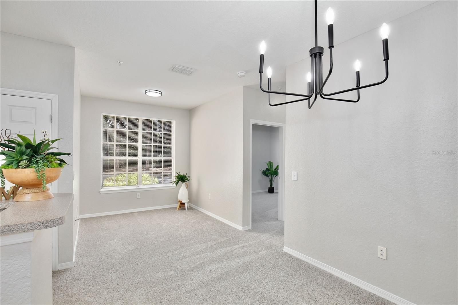 Image 6 of 37 For 824 Grand Regency Point 100