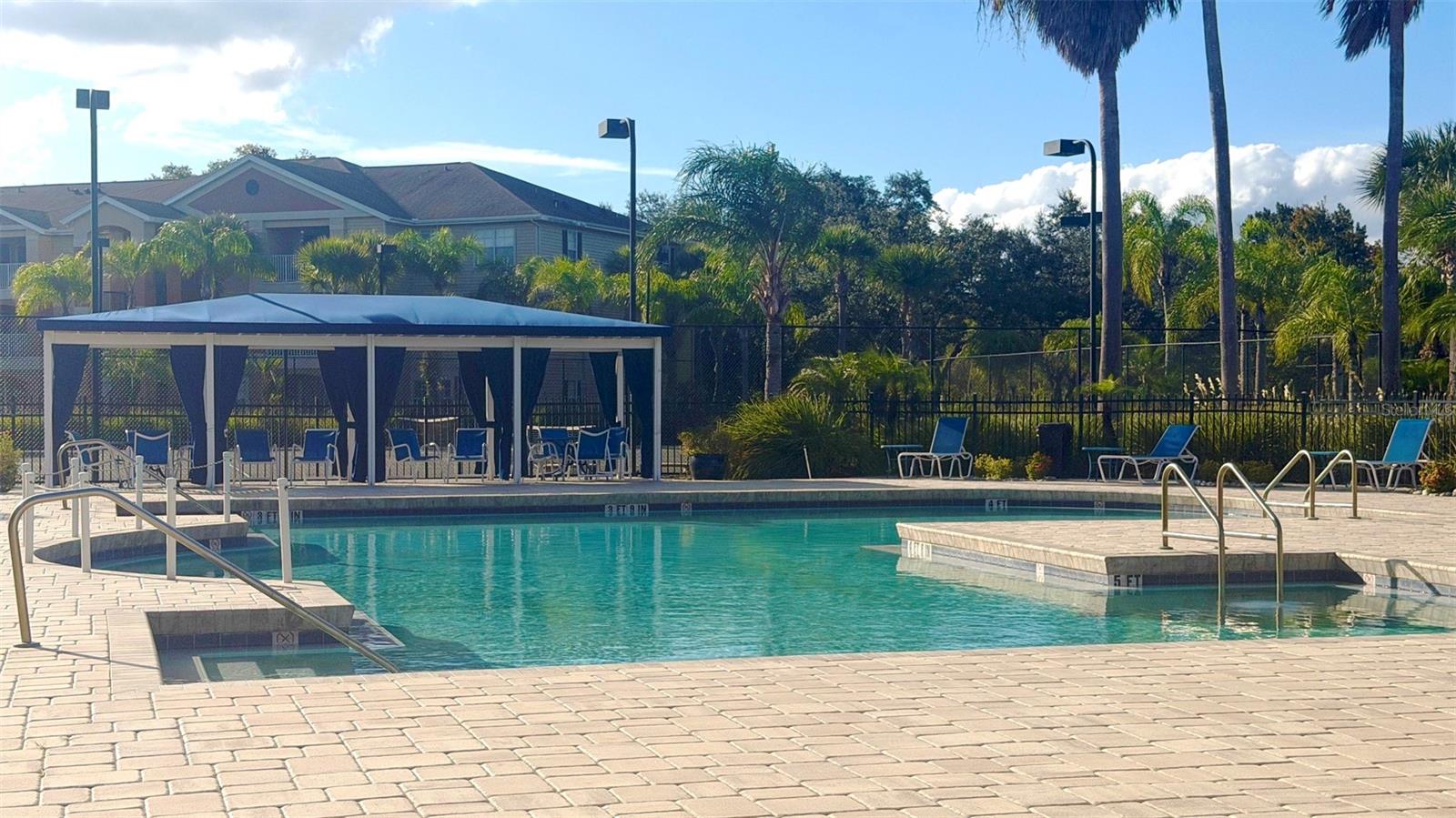 Image 12 of 13 For 1989 Summer Club Drive 303