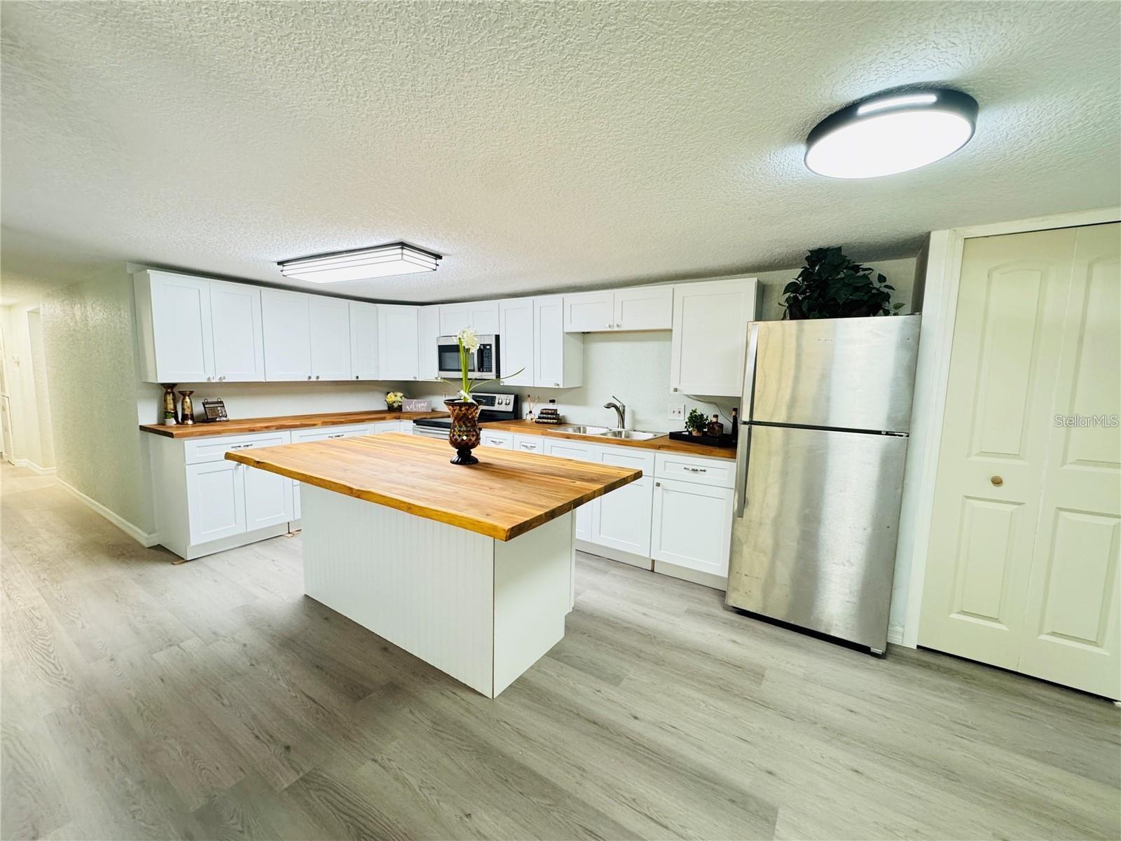 Image 8 of 25 For 368 Alison Daphne Circle