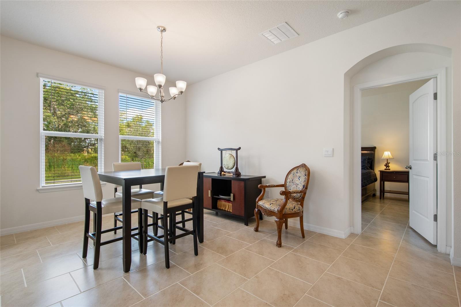 Image 18 of 55 For 2033 Rankin Street