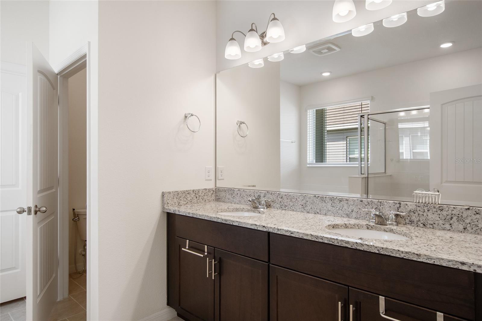 Image 36 of 55 For 2033 Rankin Street