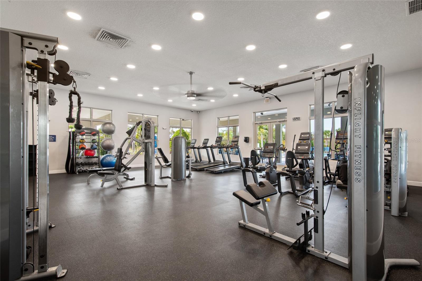 Image 46 of 55 For 2033 Rankin Street