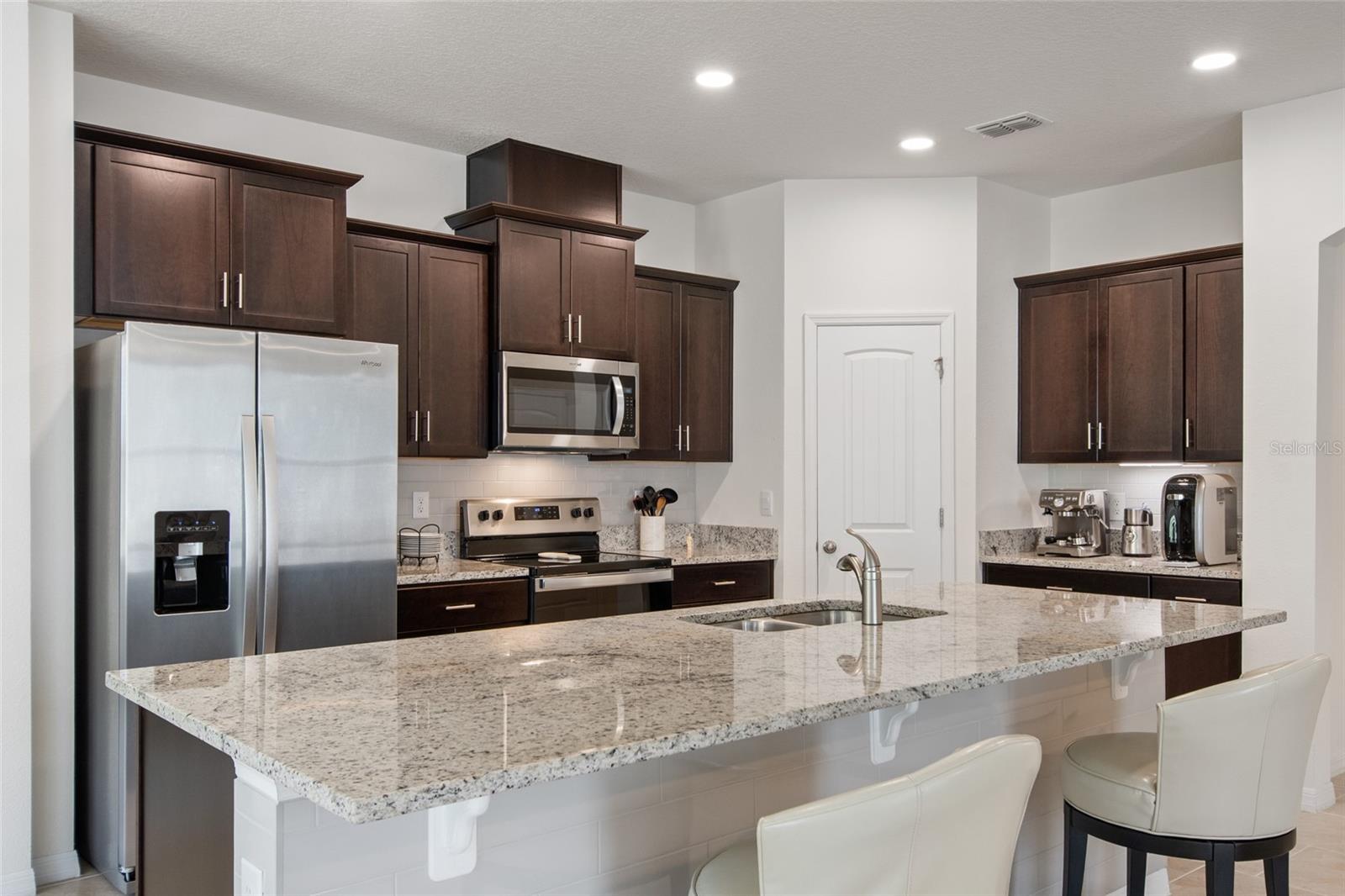 Image 9 of 55 For 2033 Rankin Street