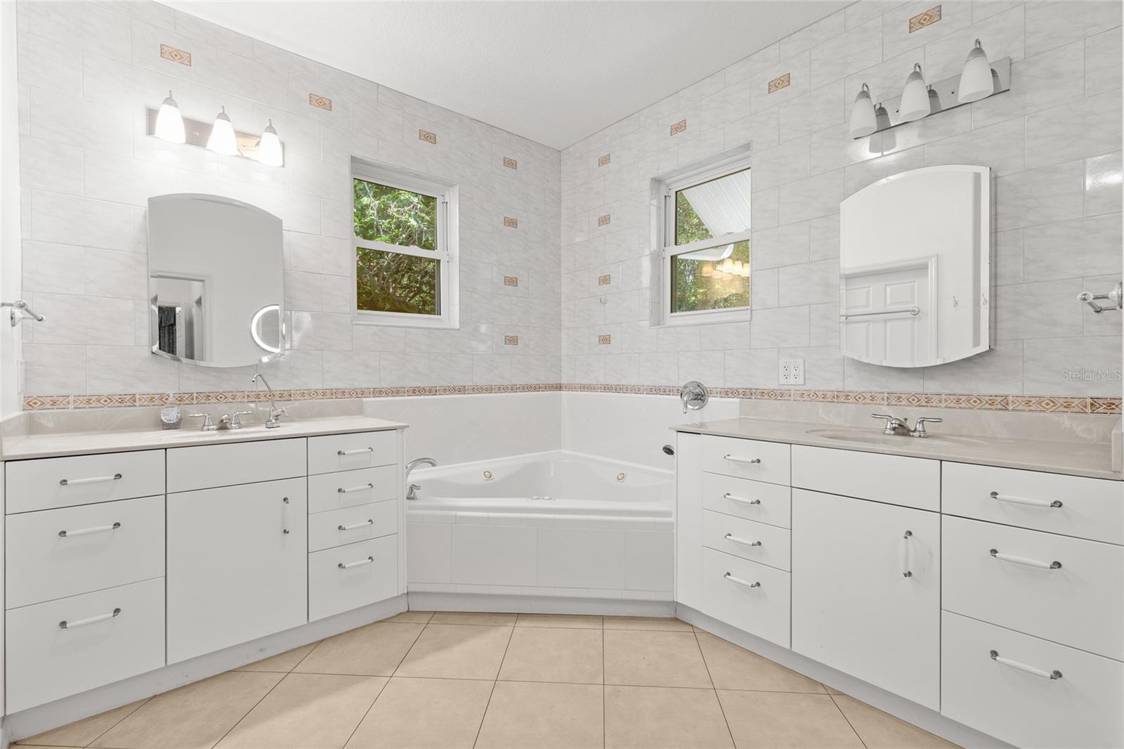 Image 11 of 55 For 4800 Dike Road