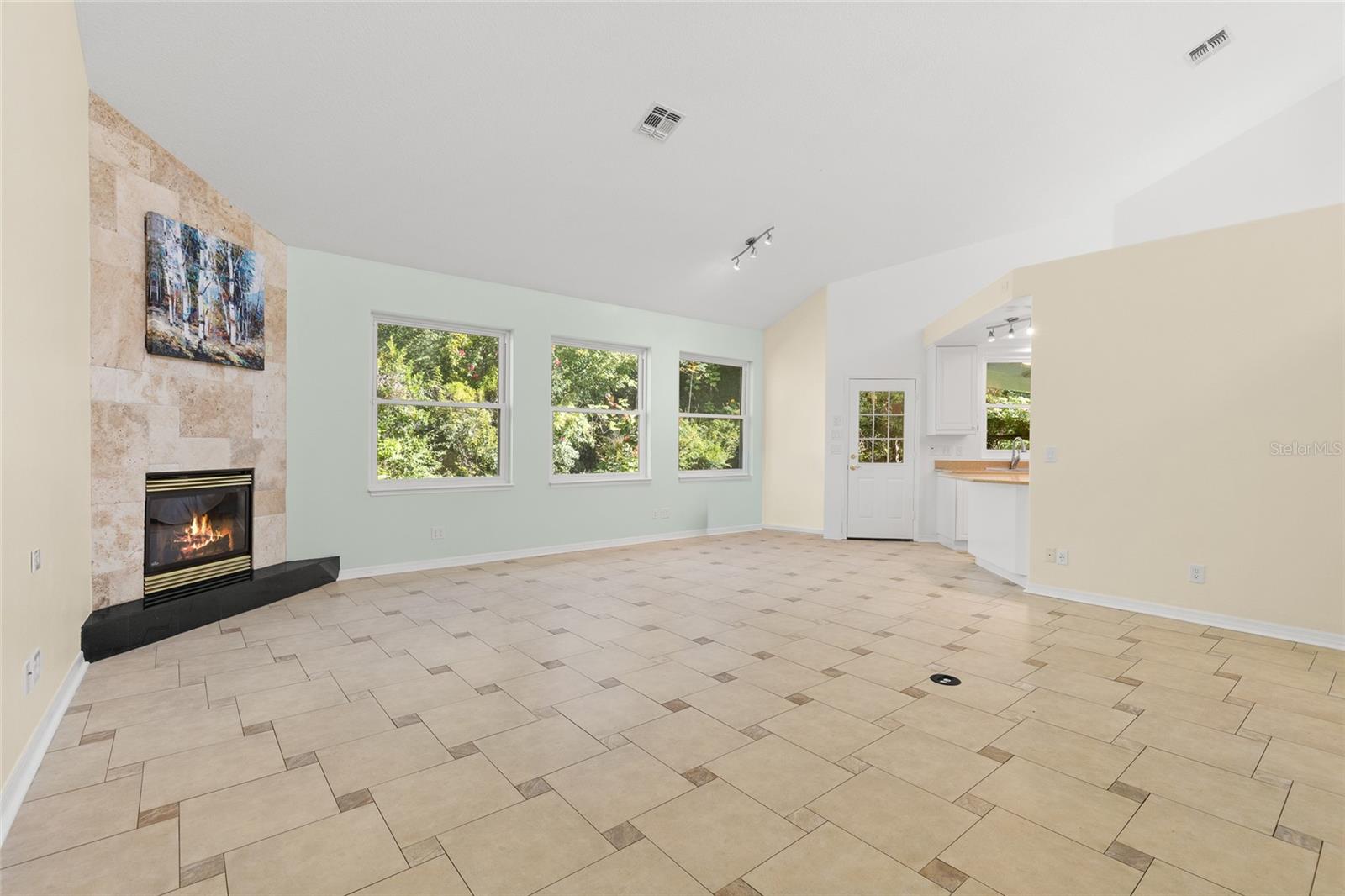 Image 18 of 55 For 4800 Dike Road