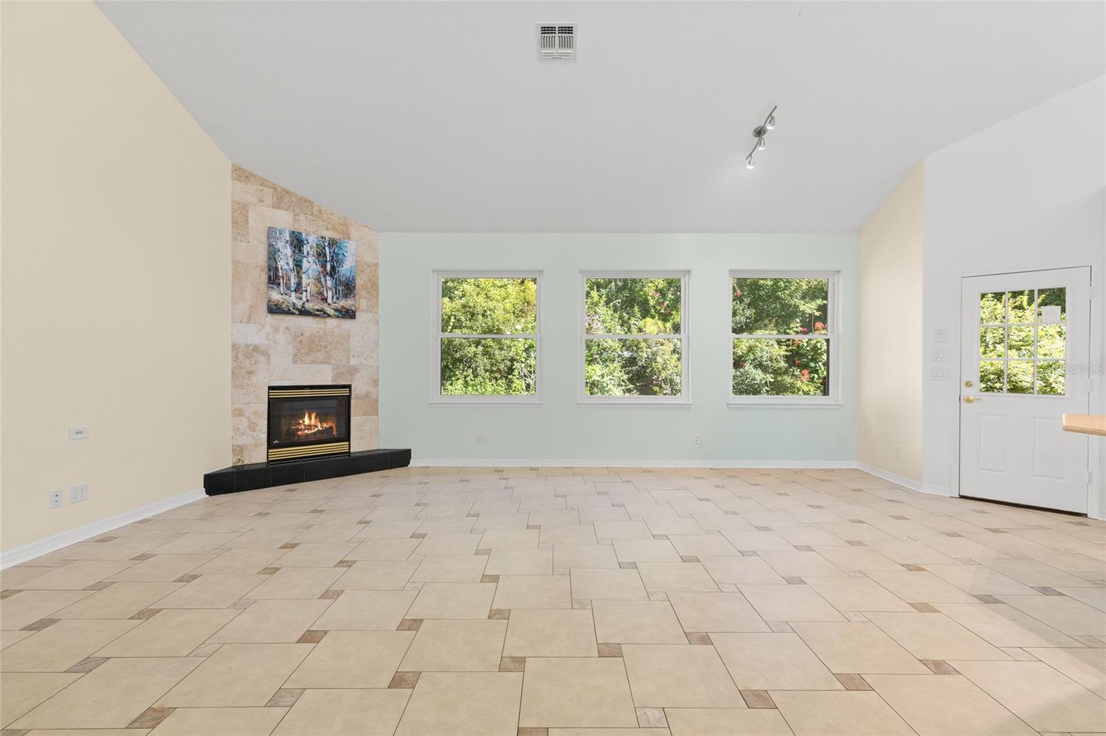 Image 38 of 55 For 4800 Dike Road