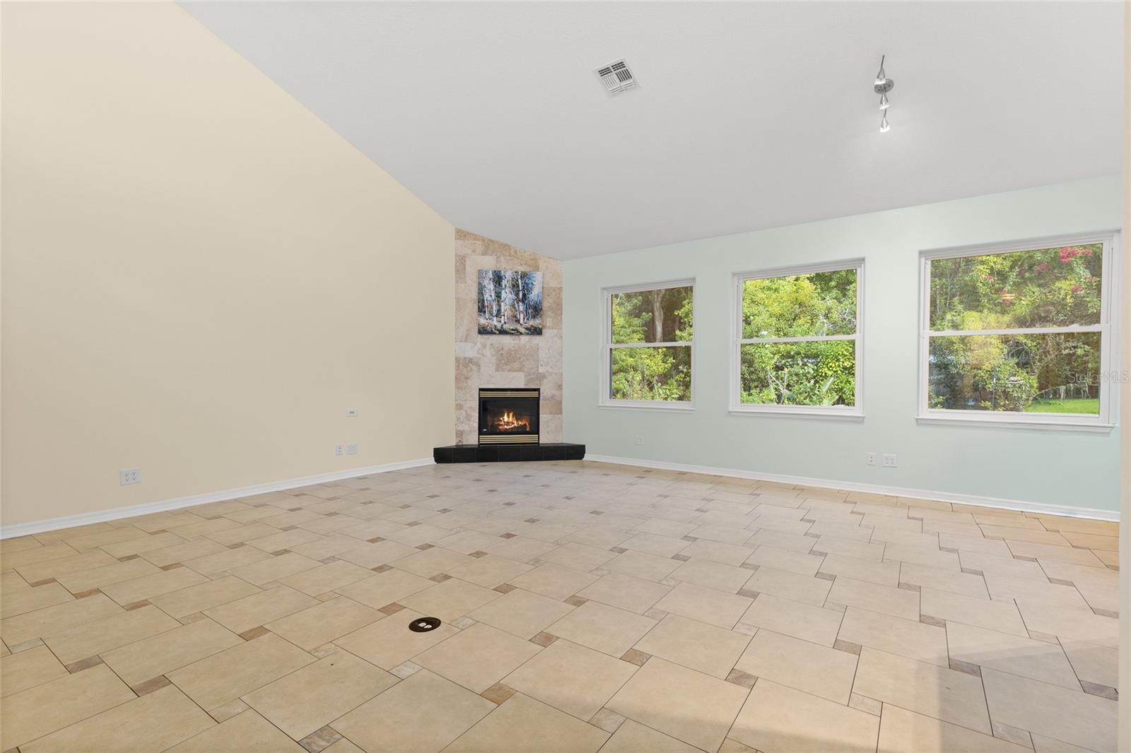 Image 39 of 55 For 4800 Dike Road