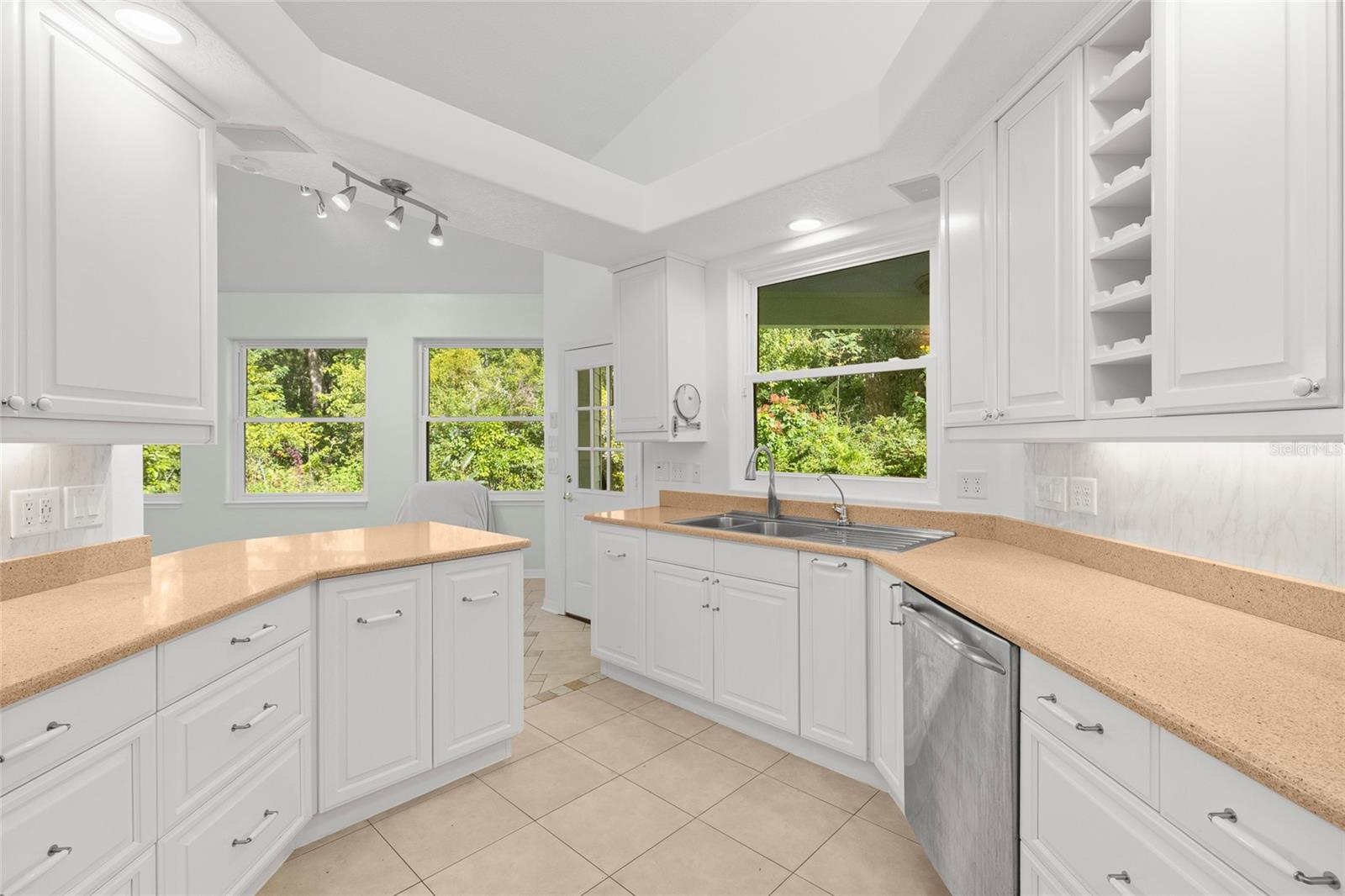 Image 6 of 55 For 4800 Dike Road