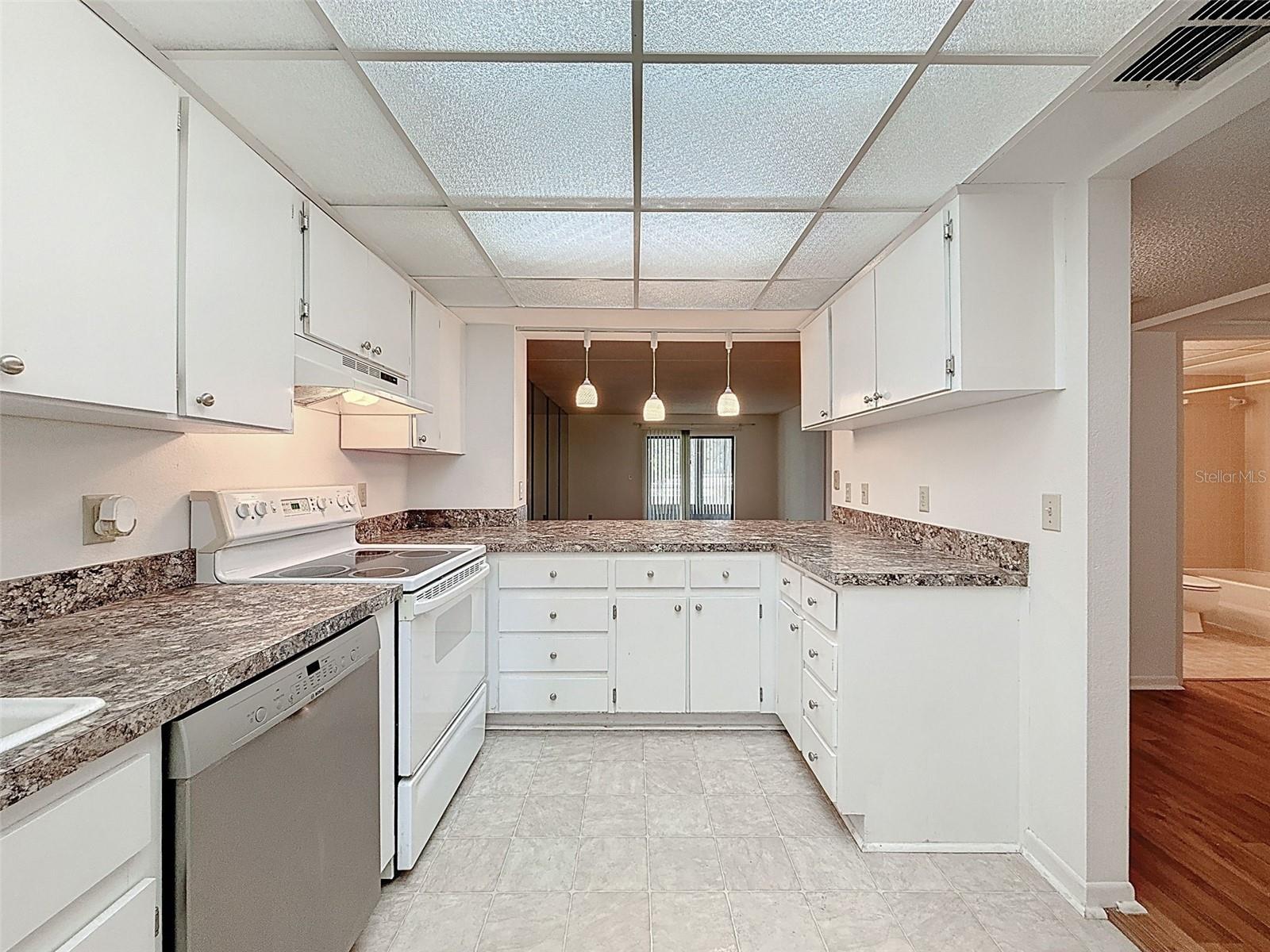 Image 7 of 29 For 1200 Tarpon Woods Blvd  L4