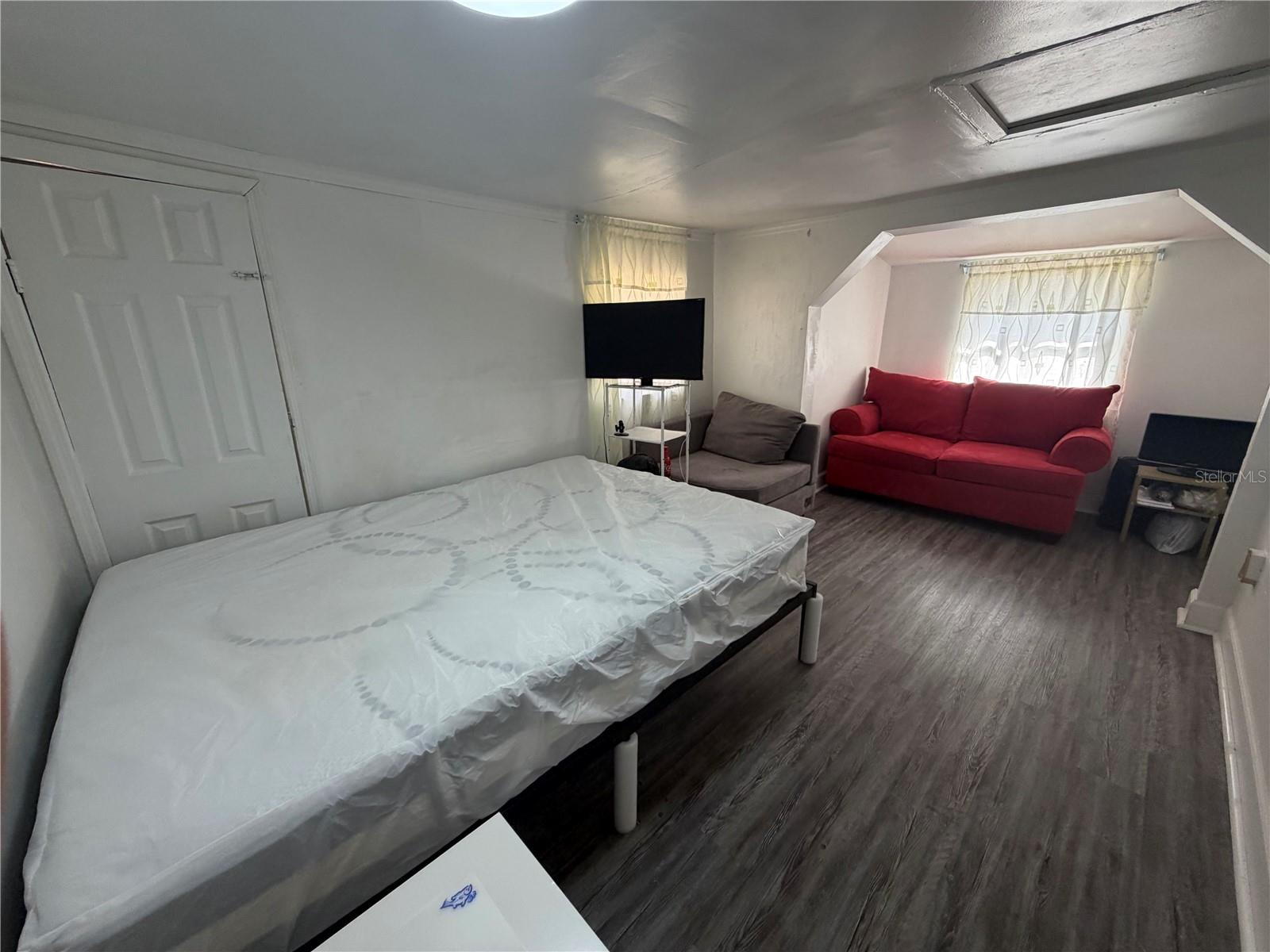 Image 5 of 12 For 1239 Avenue K