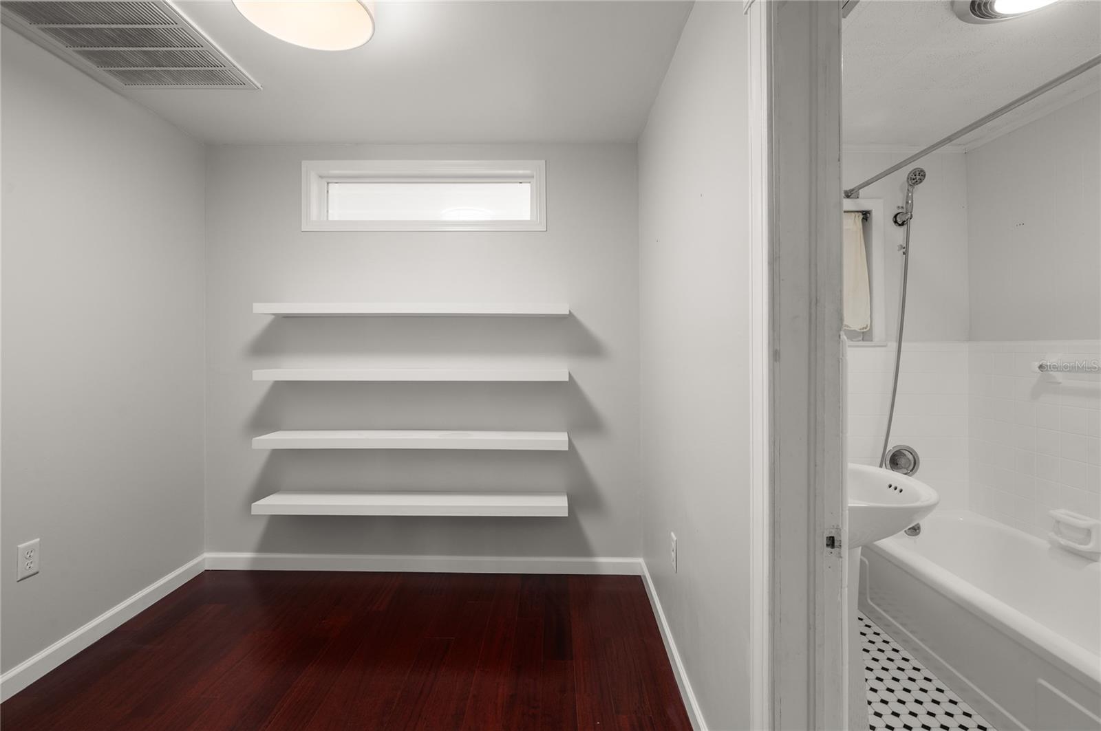 Image 14 of 45 For 40 Smith Street