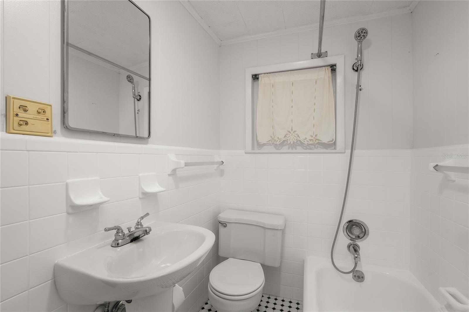 Image 16 of 45 For 40 Smith Street