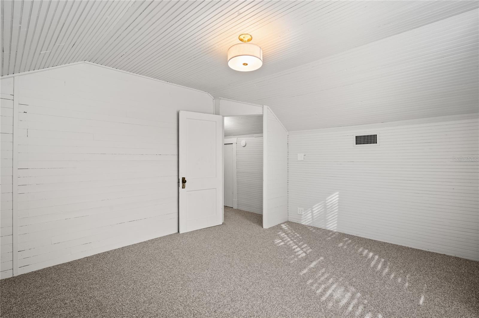 Image 26 of 45 For 40 Smith Street