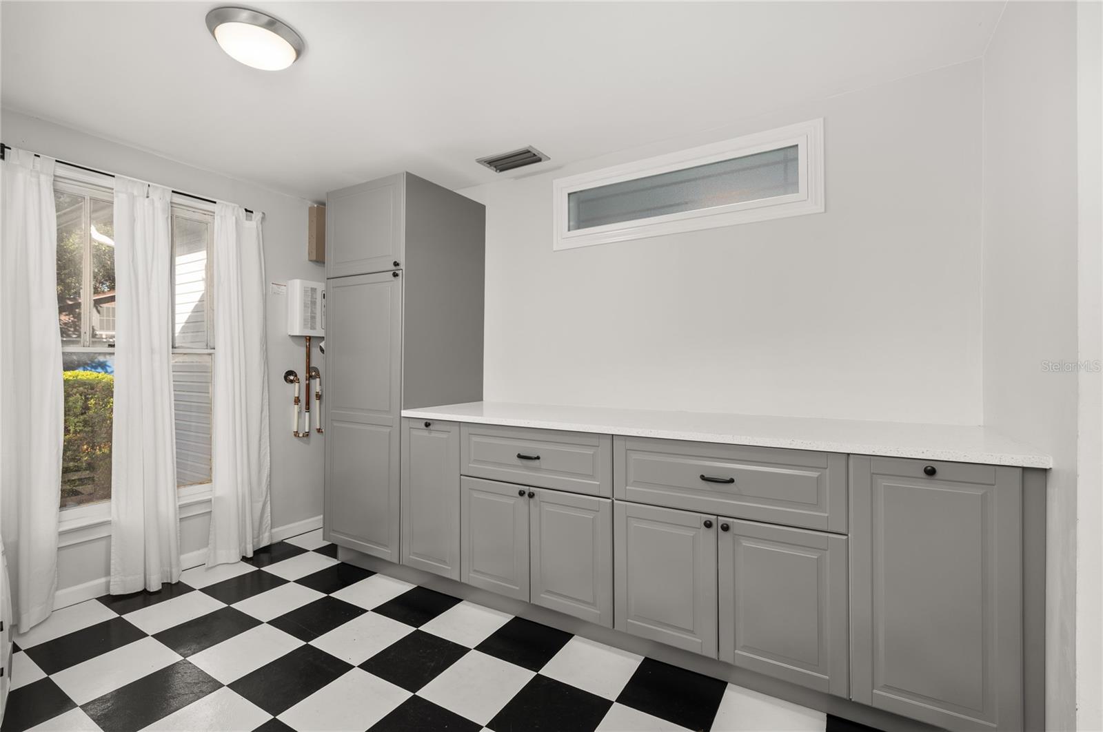 Image 7 of 45 For 40 Smith Street