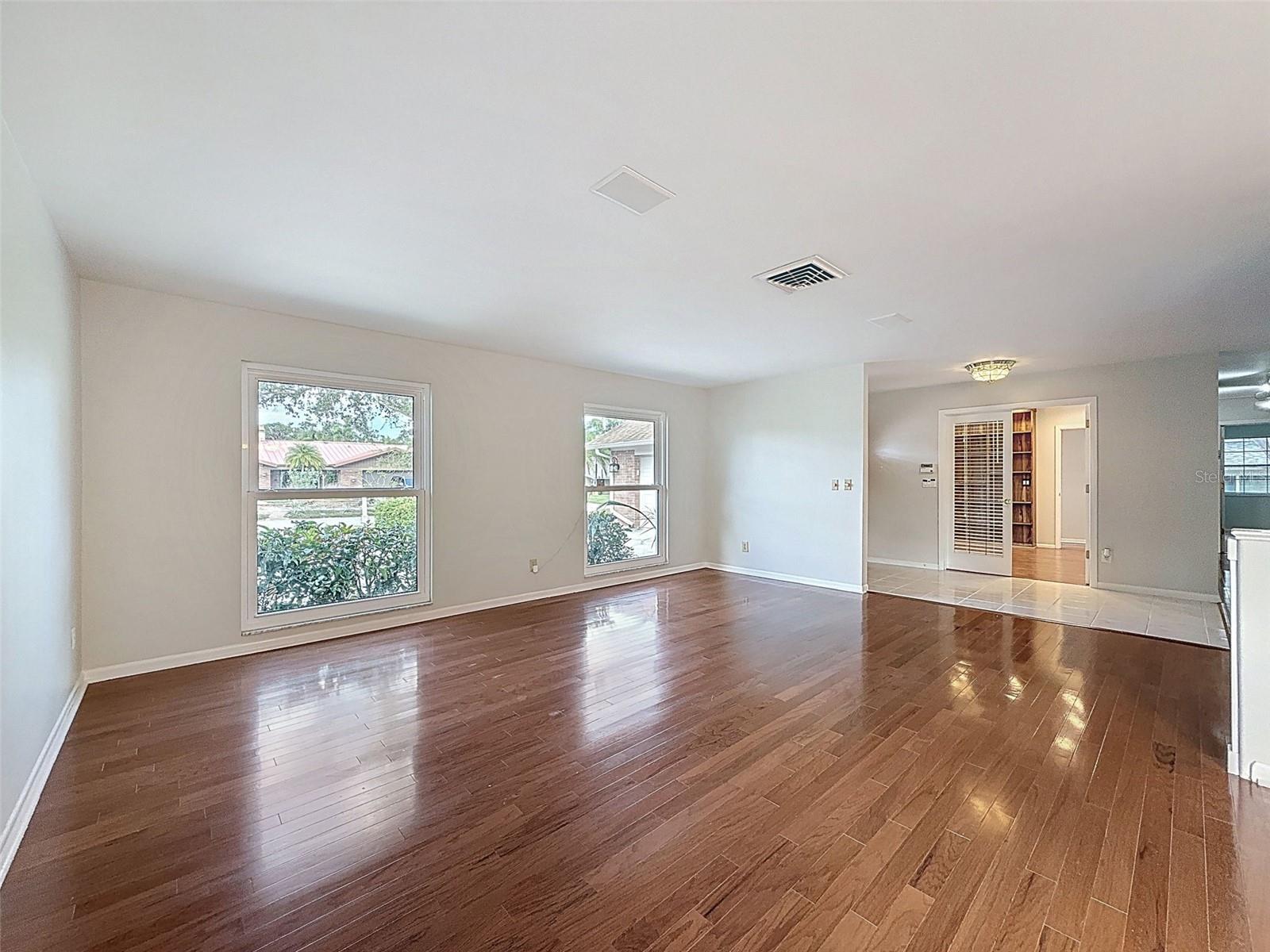 Image 16 of 51 For 2959 Deer Run S