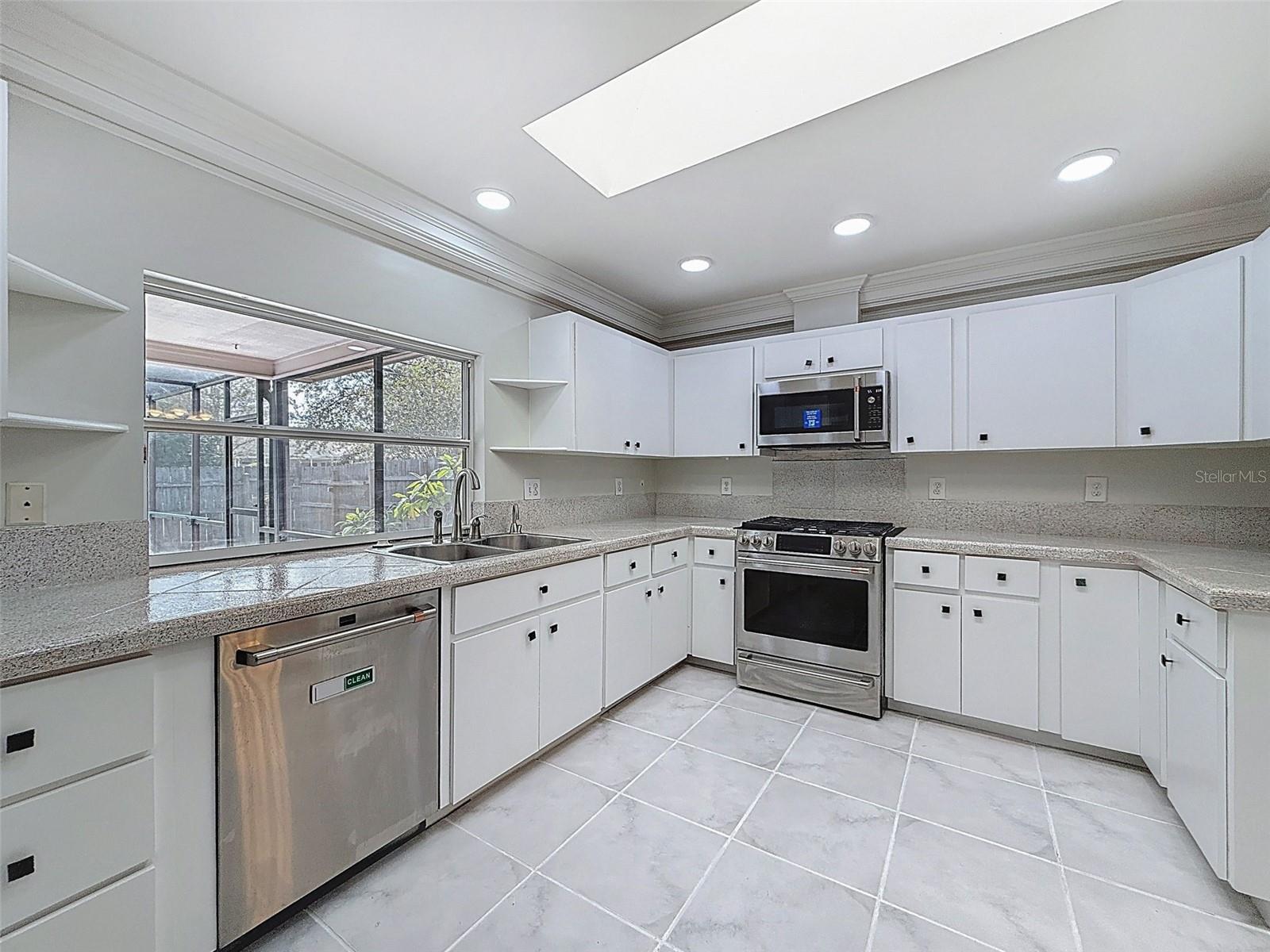 Image 21 of 51 For 2959 Deer Run S