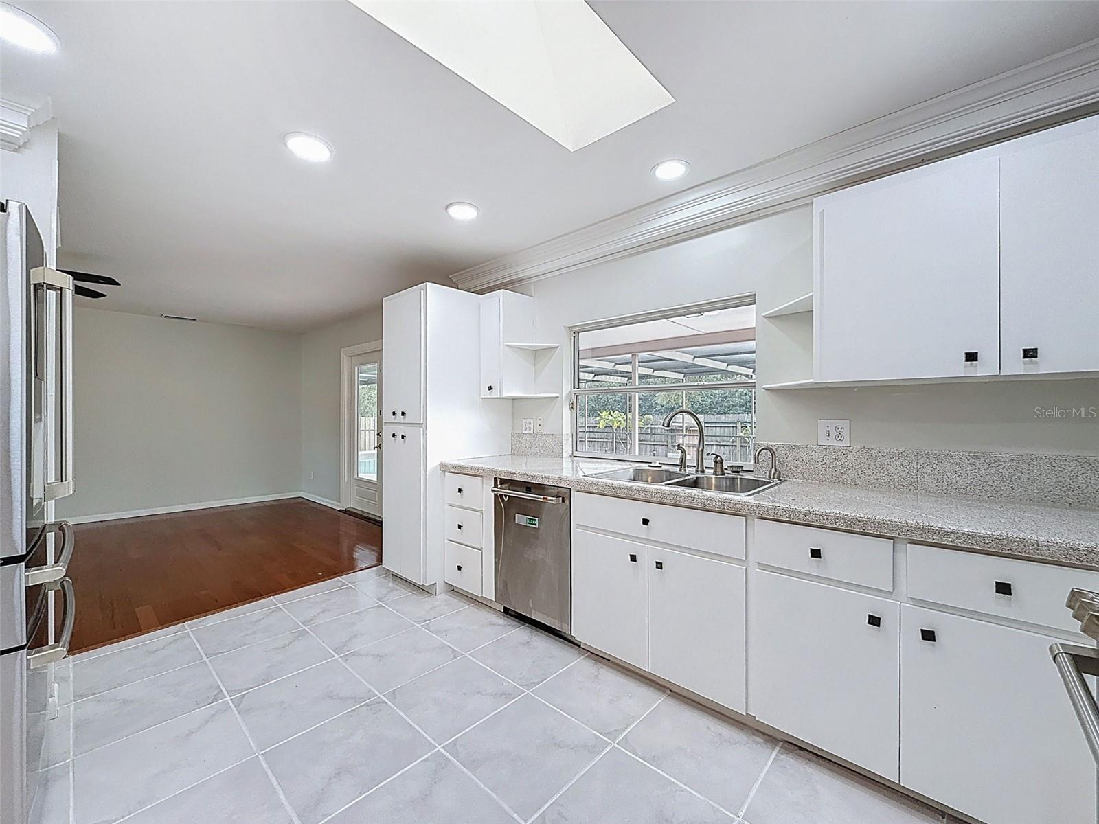 Image 23 of 51 For 2959 Deer Run S