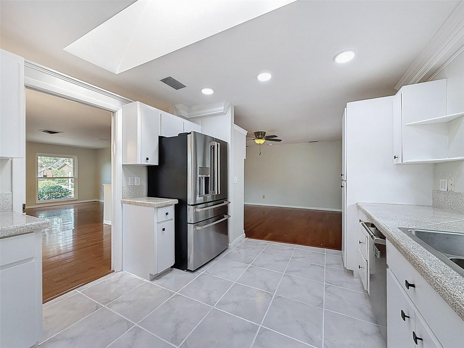 Image 24 of 51 For 2959 Deer Run S