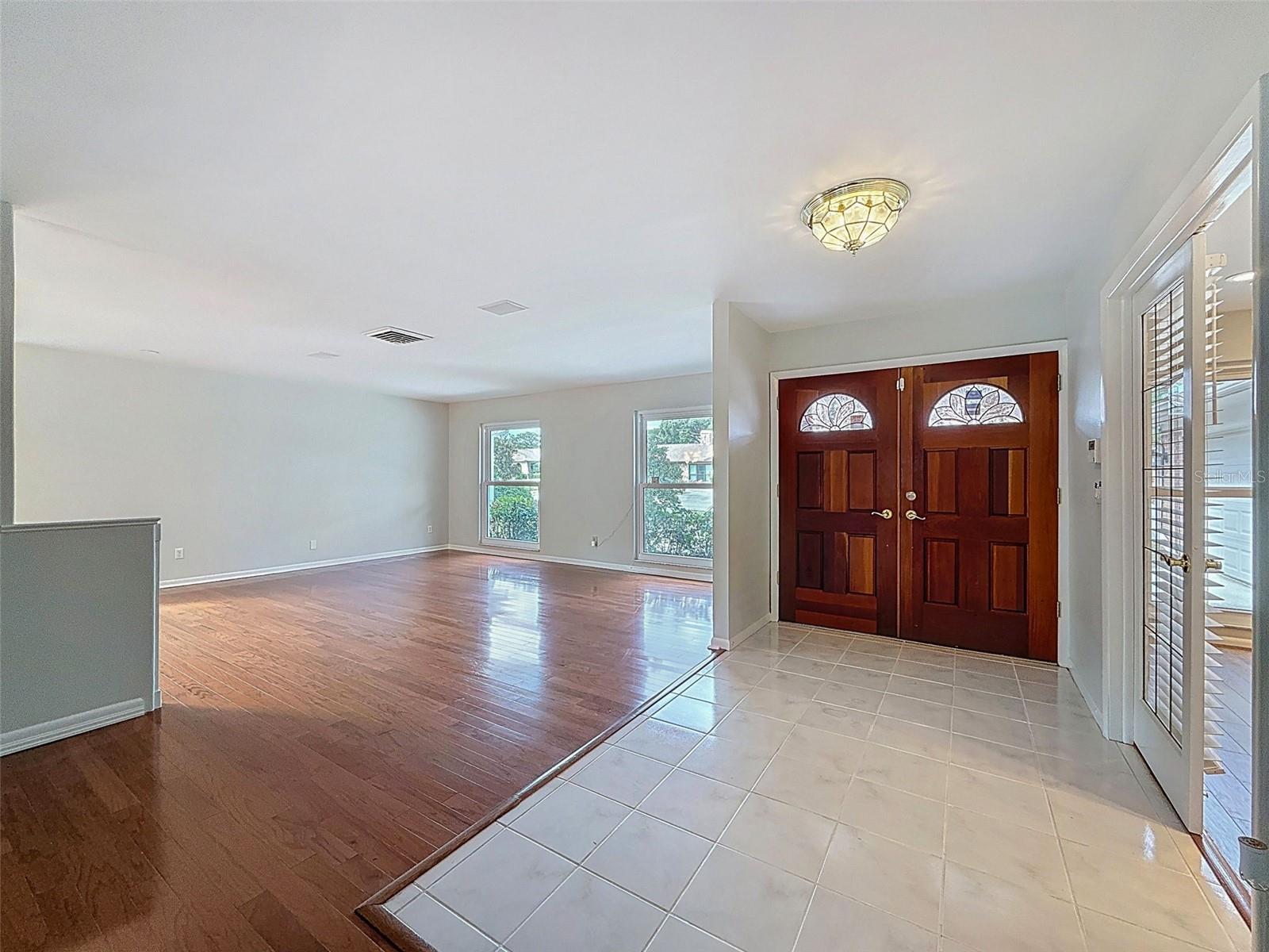 Image 6 of 51 For 2959 Deer Run S