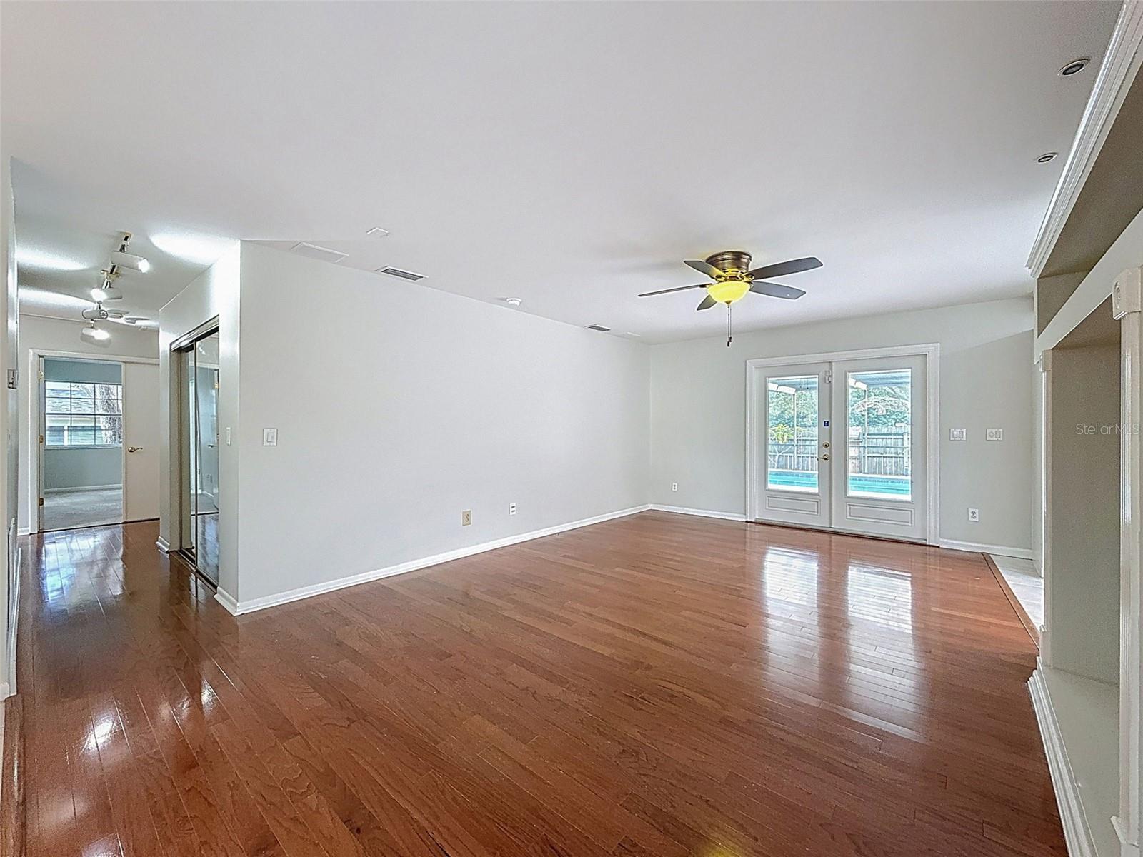 Image 8 of 51 For 2959 Deer Run S