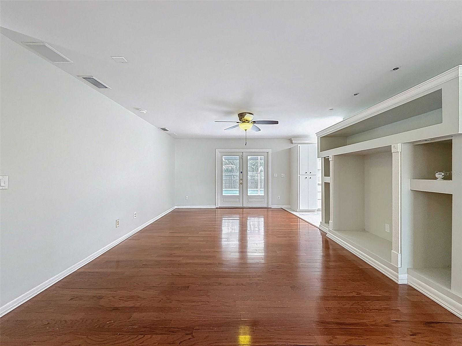 Image 9 of 51 For 2959 Deer Run S