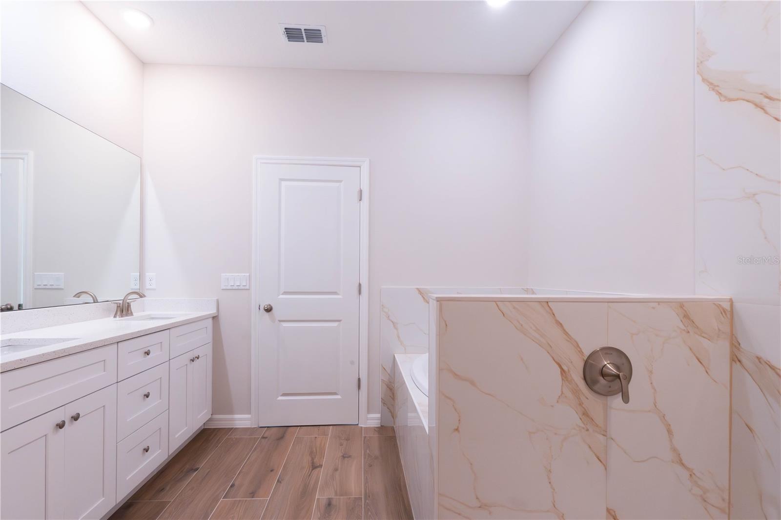 Image 13 of 47 For 1 Ginger Circle