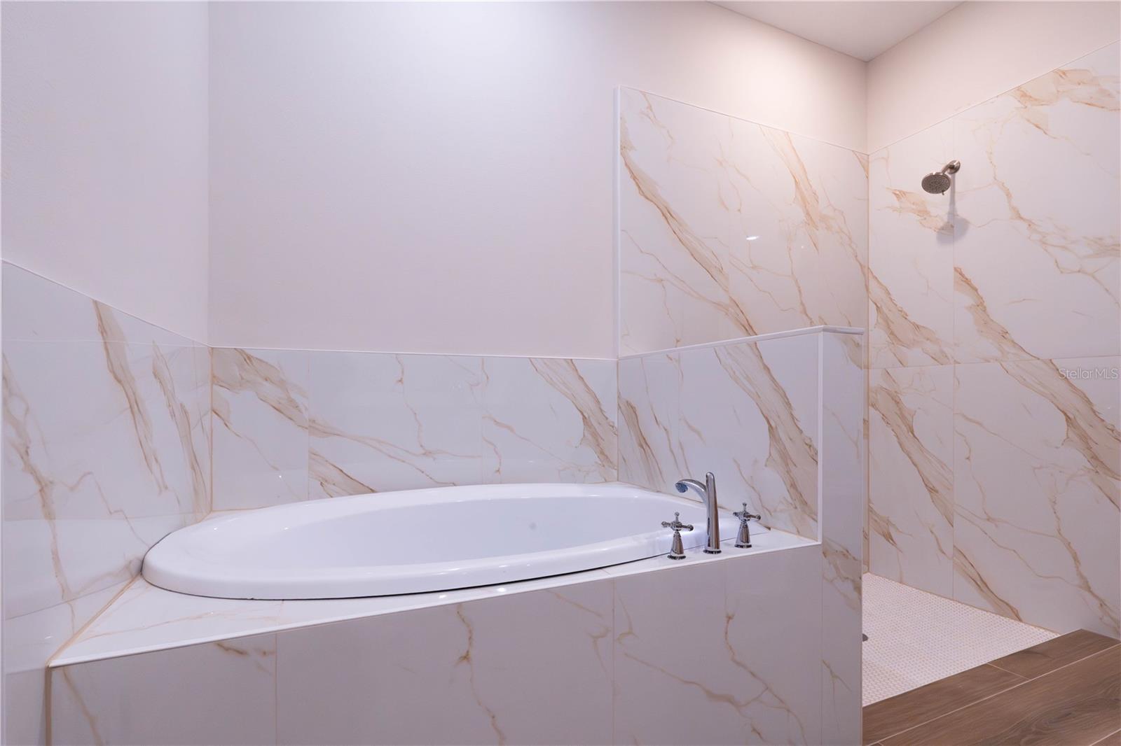 Image 14 of 47 For 1 Ginger Circle