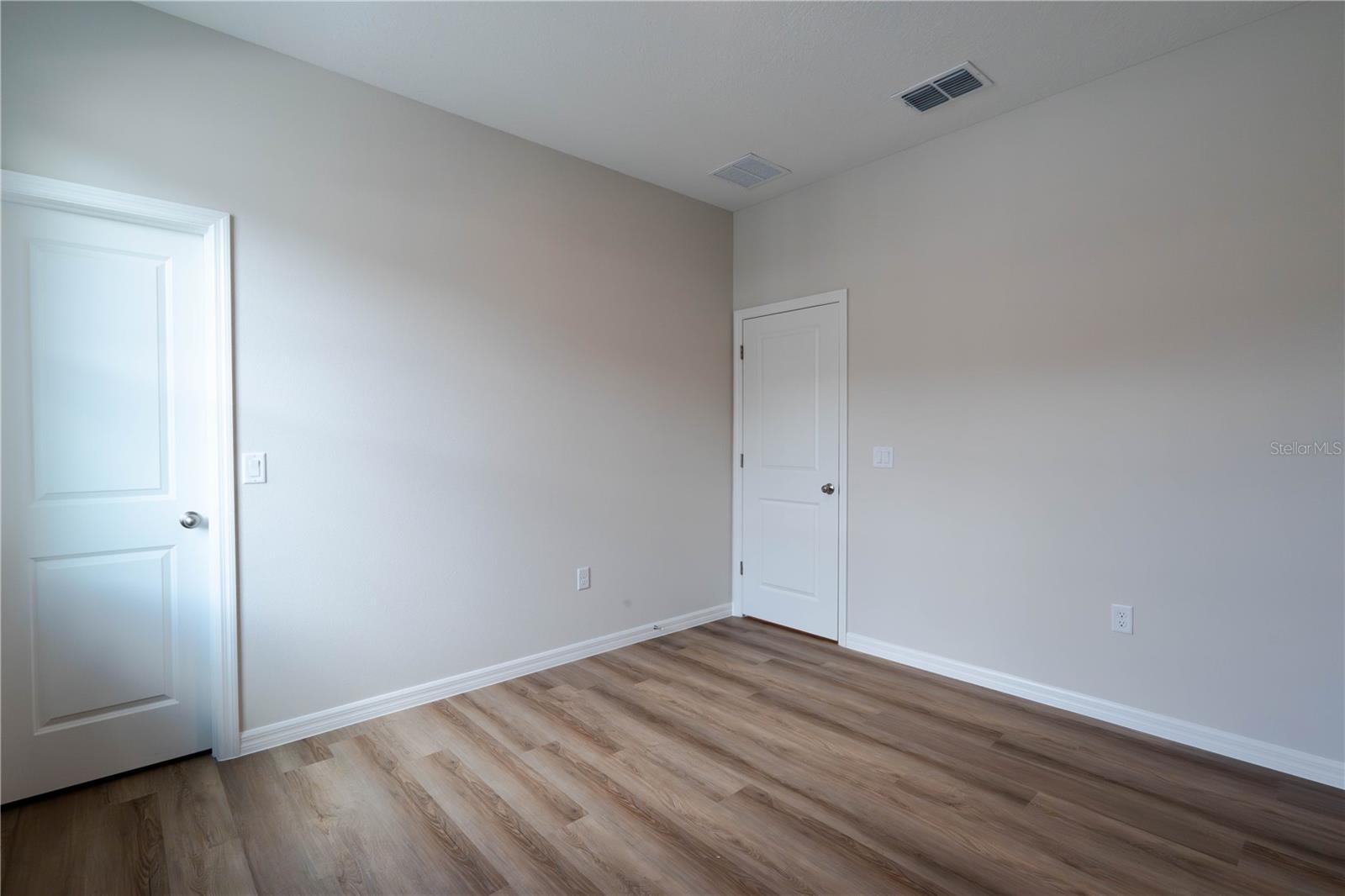 Image 35 of 47 For 1 Ginger Circle