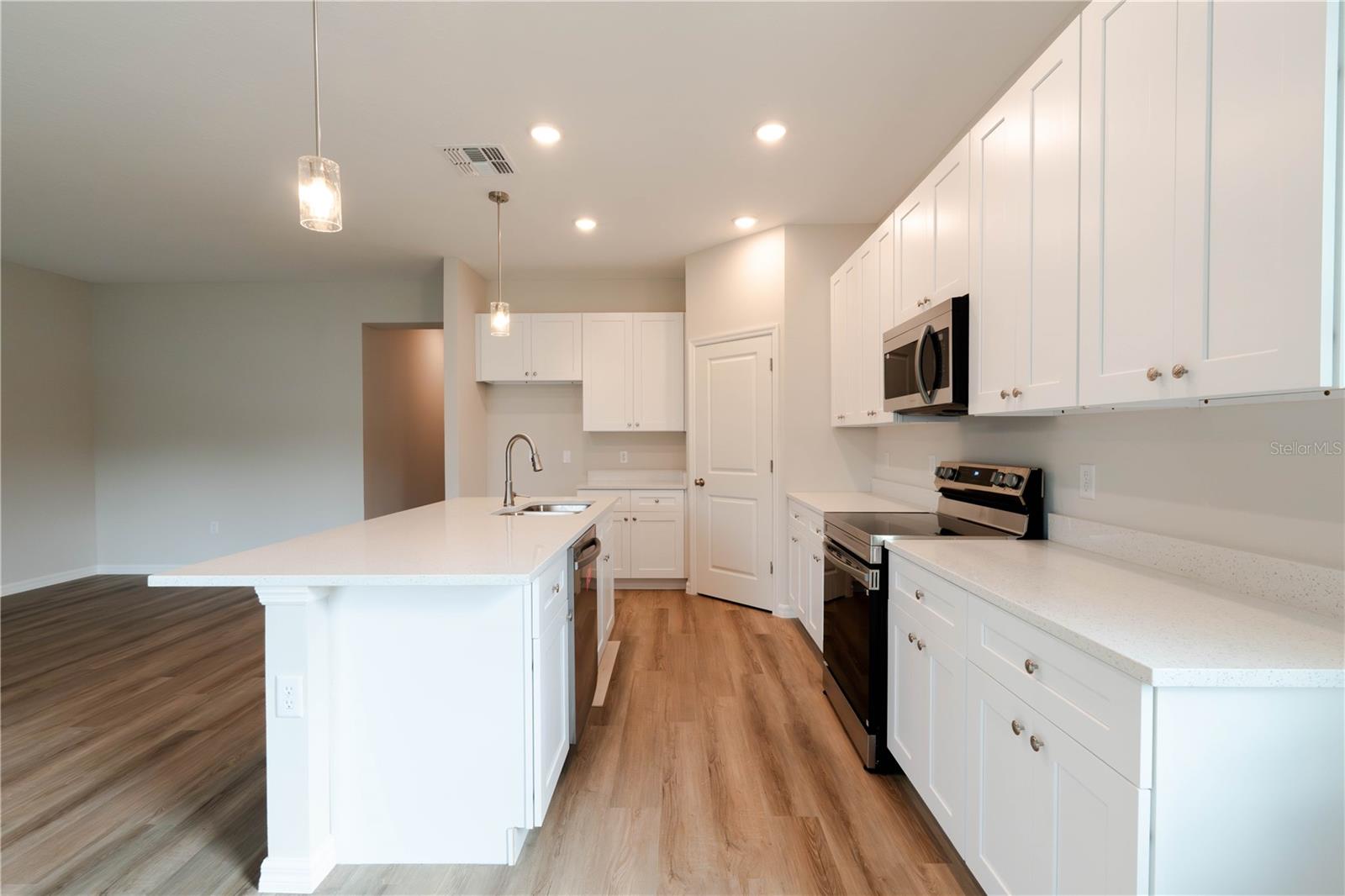 Image 6 of 47 For 1 Ginger Circle