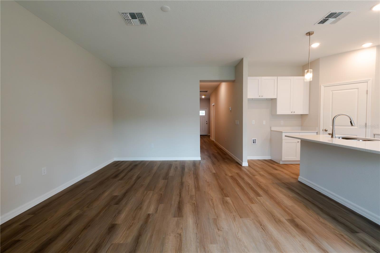 Image 8 of 47 For 1 Ginger Circle