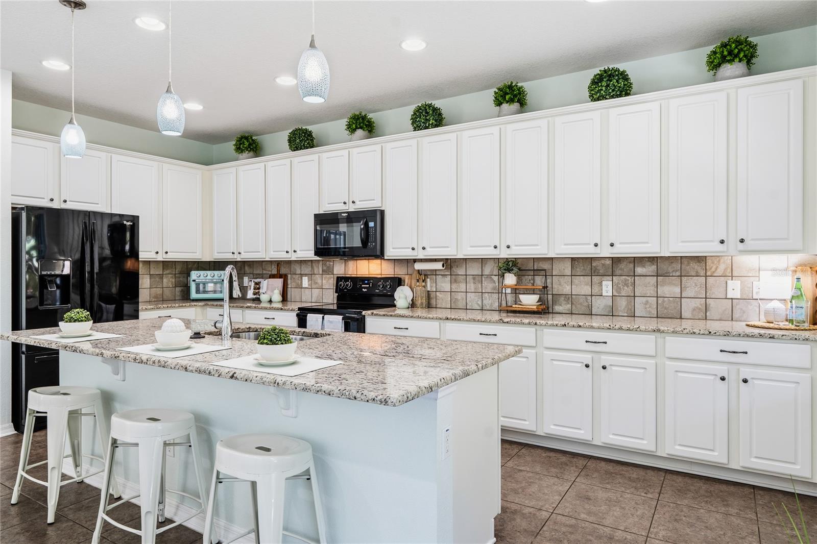 Image 14 of 58 For 842 Oxbow Road