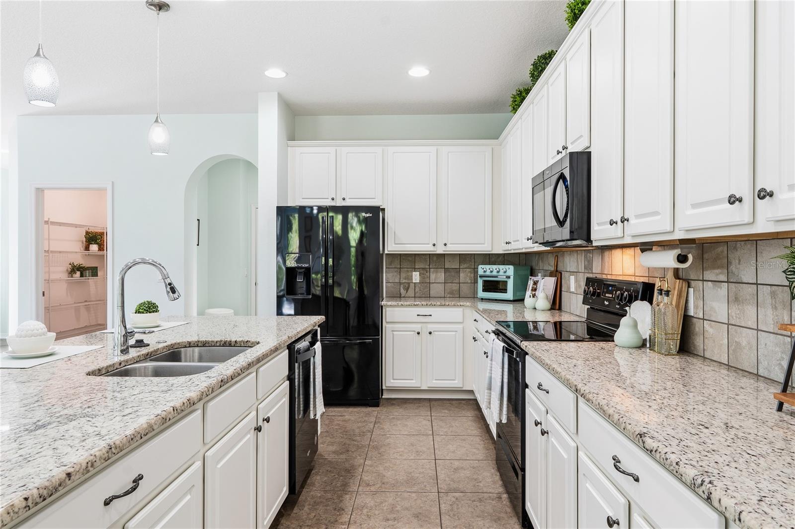 Image 15 of 58 For 842 Oxbow Road