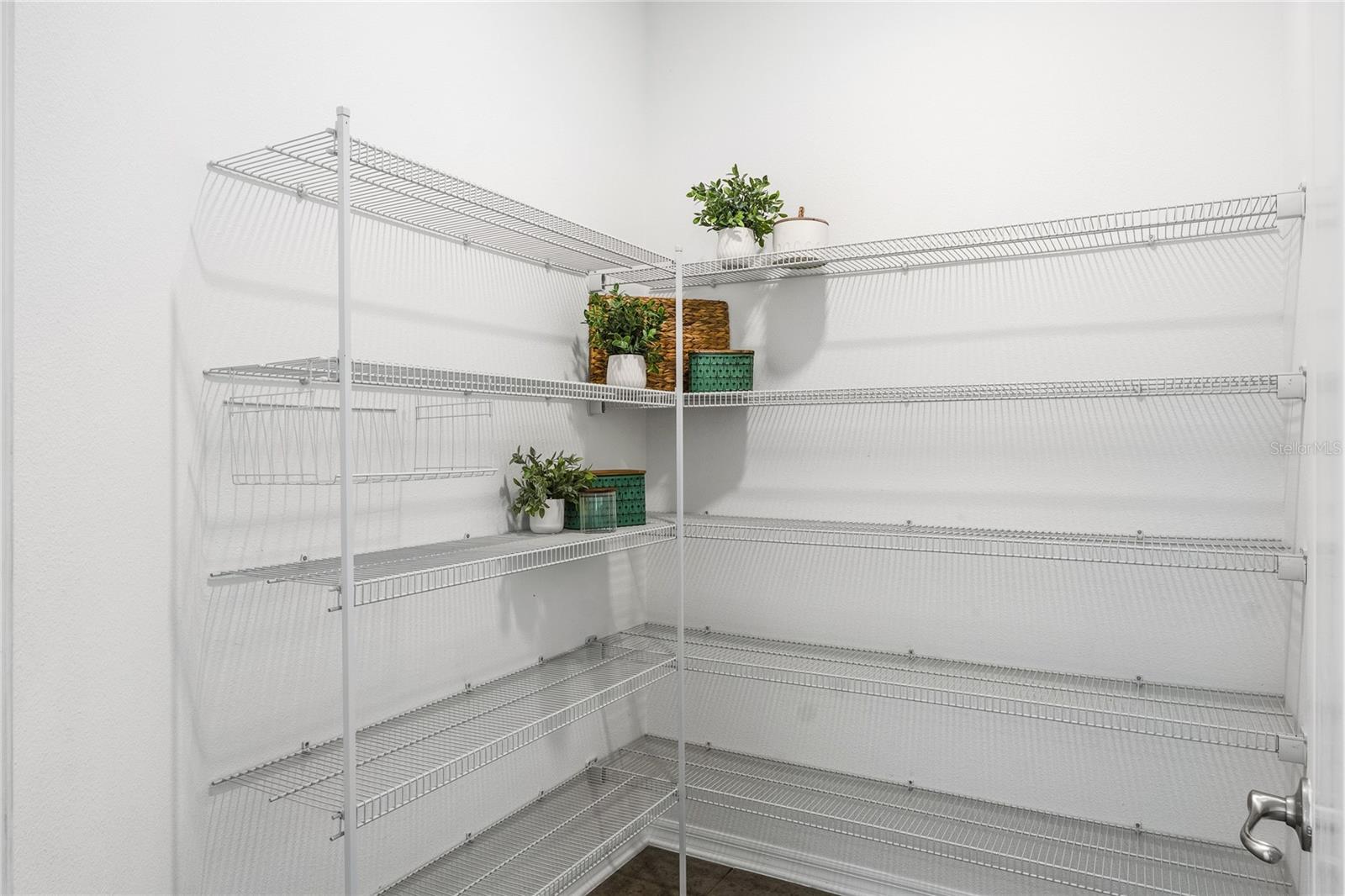 Image 18 of 58 For 842 Oxbow Road