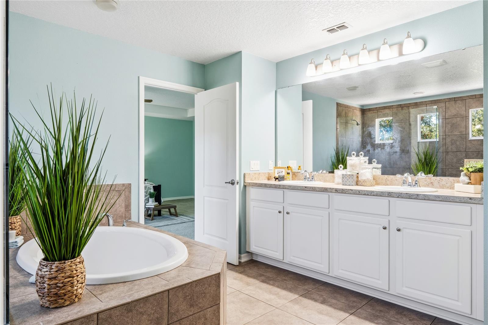 Image 25 of 58 For 842 Oxbow Road