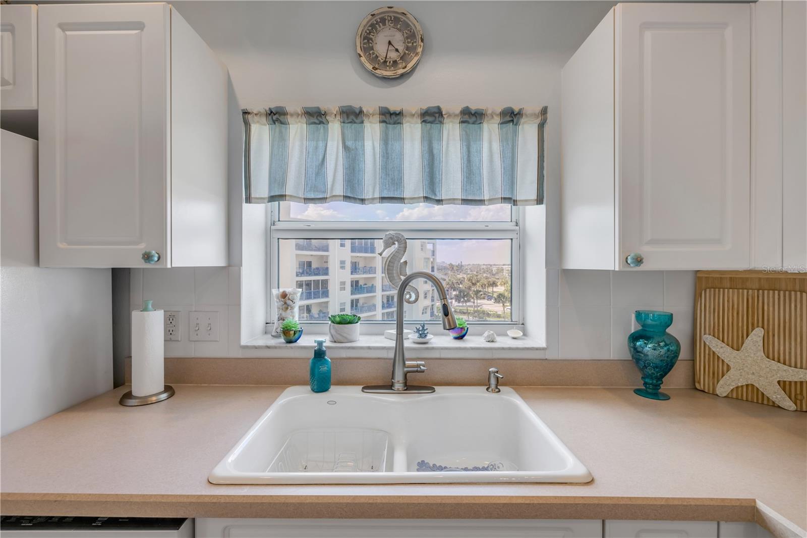 Image 10 of 59 For 5300 Atlantic Avenue 2-501