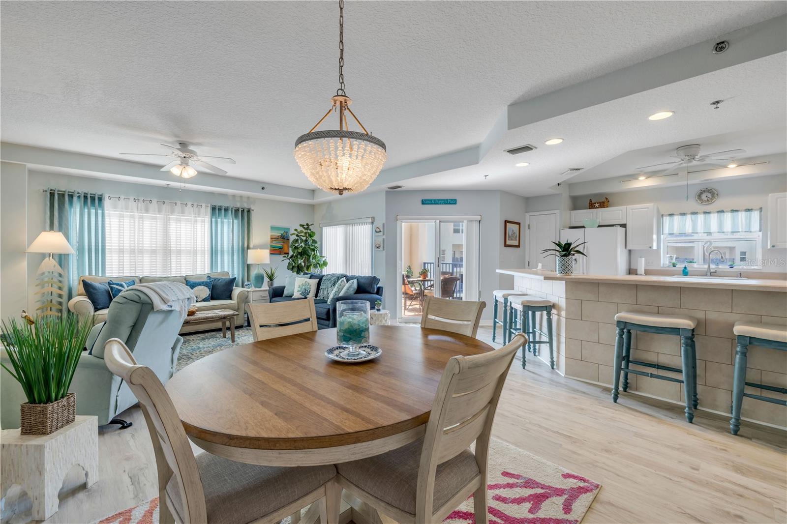 Image 6 of 59 For 5300 Atlantic Avenue 2-501