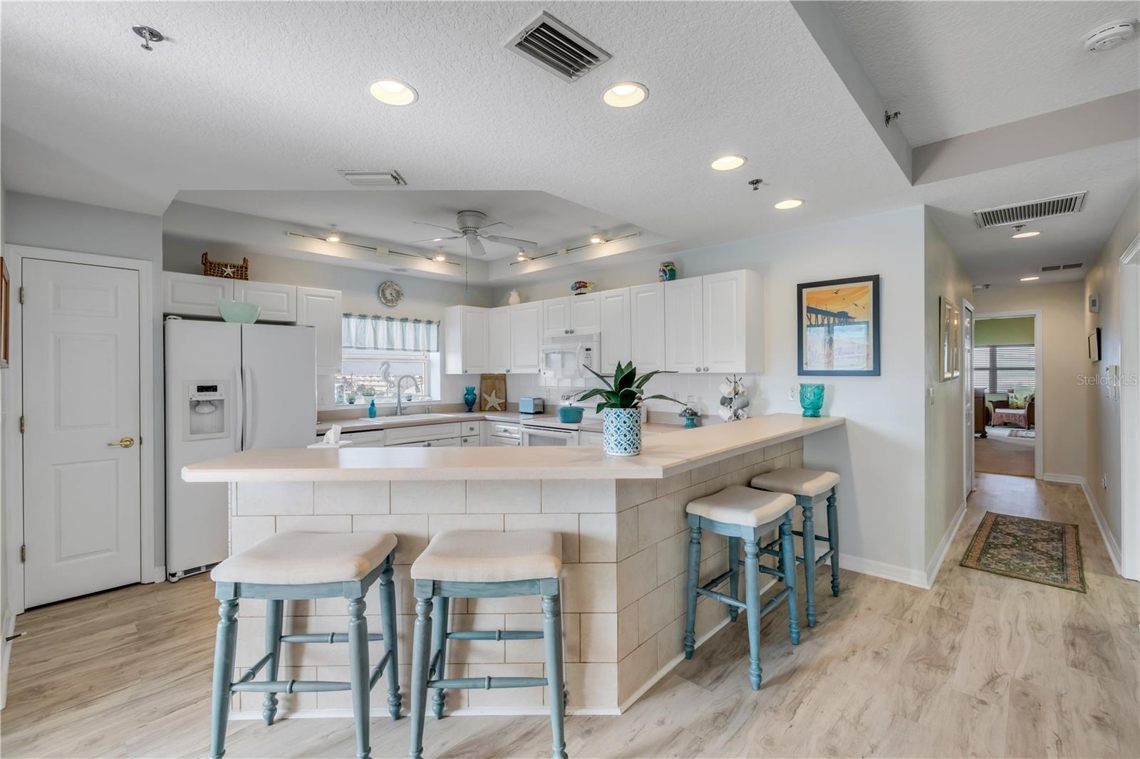 Image 7 of 59 For 5300 Atlantic Avenue 2-501