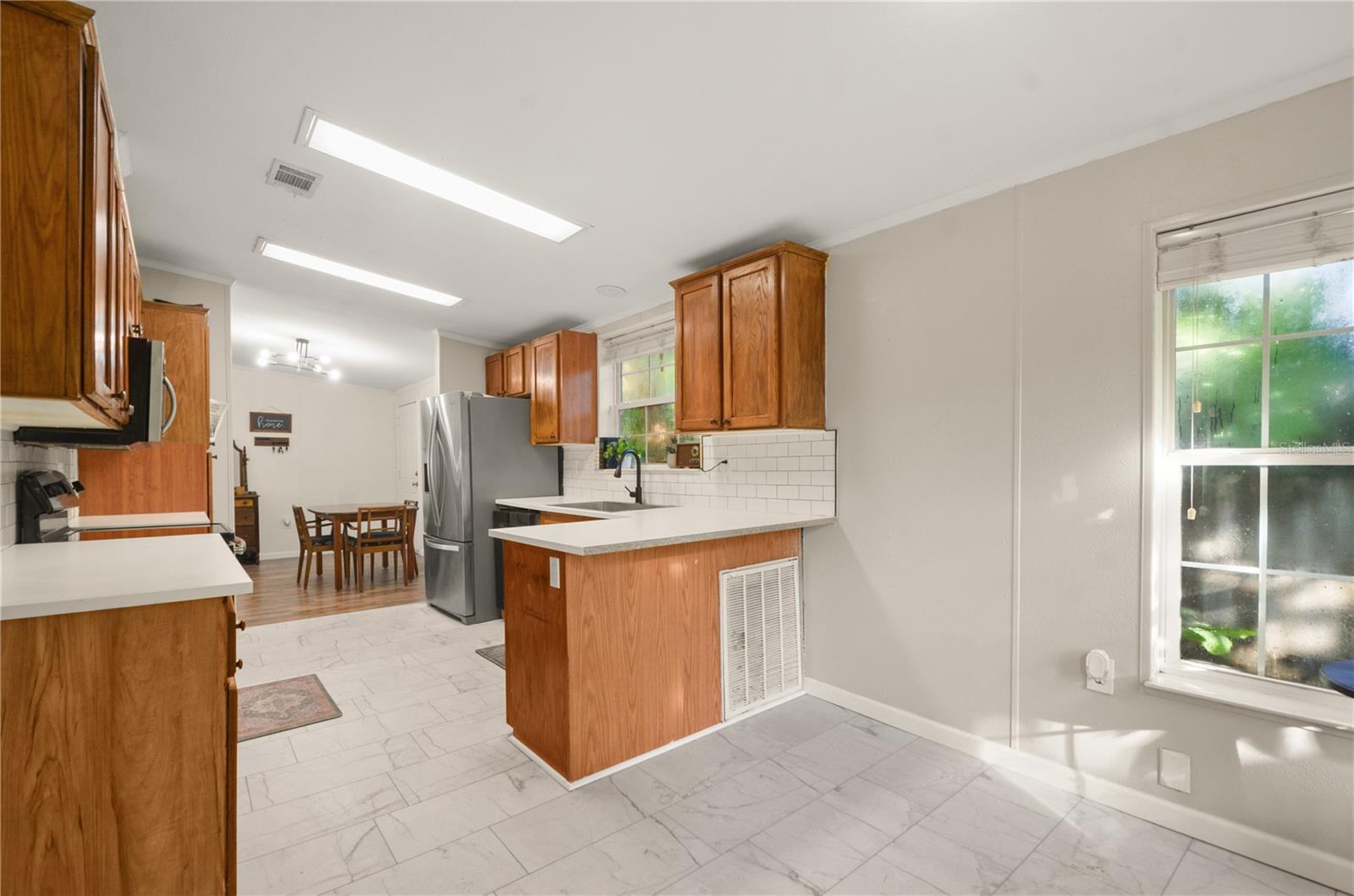 Image 10 of 28 For 1305 Groveland Avenue