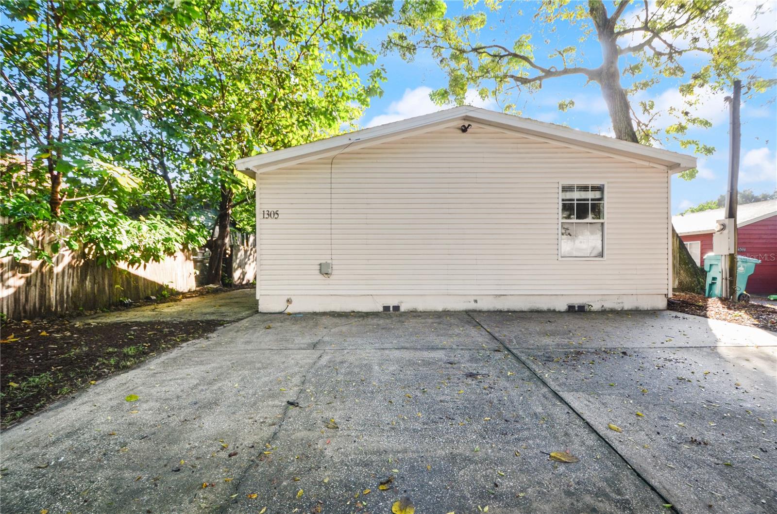 Image 3 of 28 For 1305 Groveland Avenue