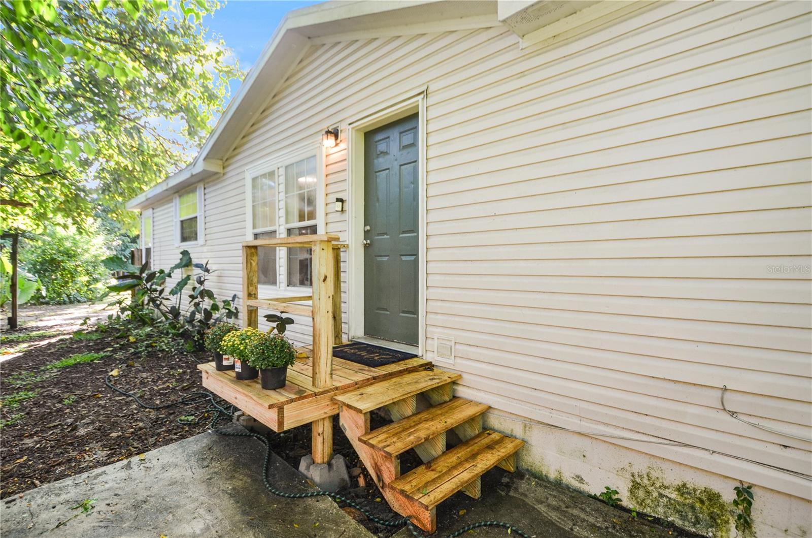 Image 4 of 28 For 1305 Groveland Avenue