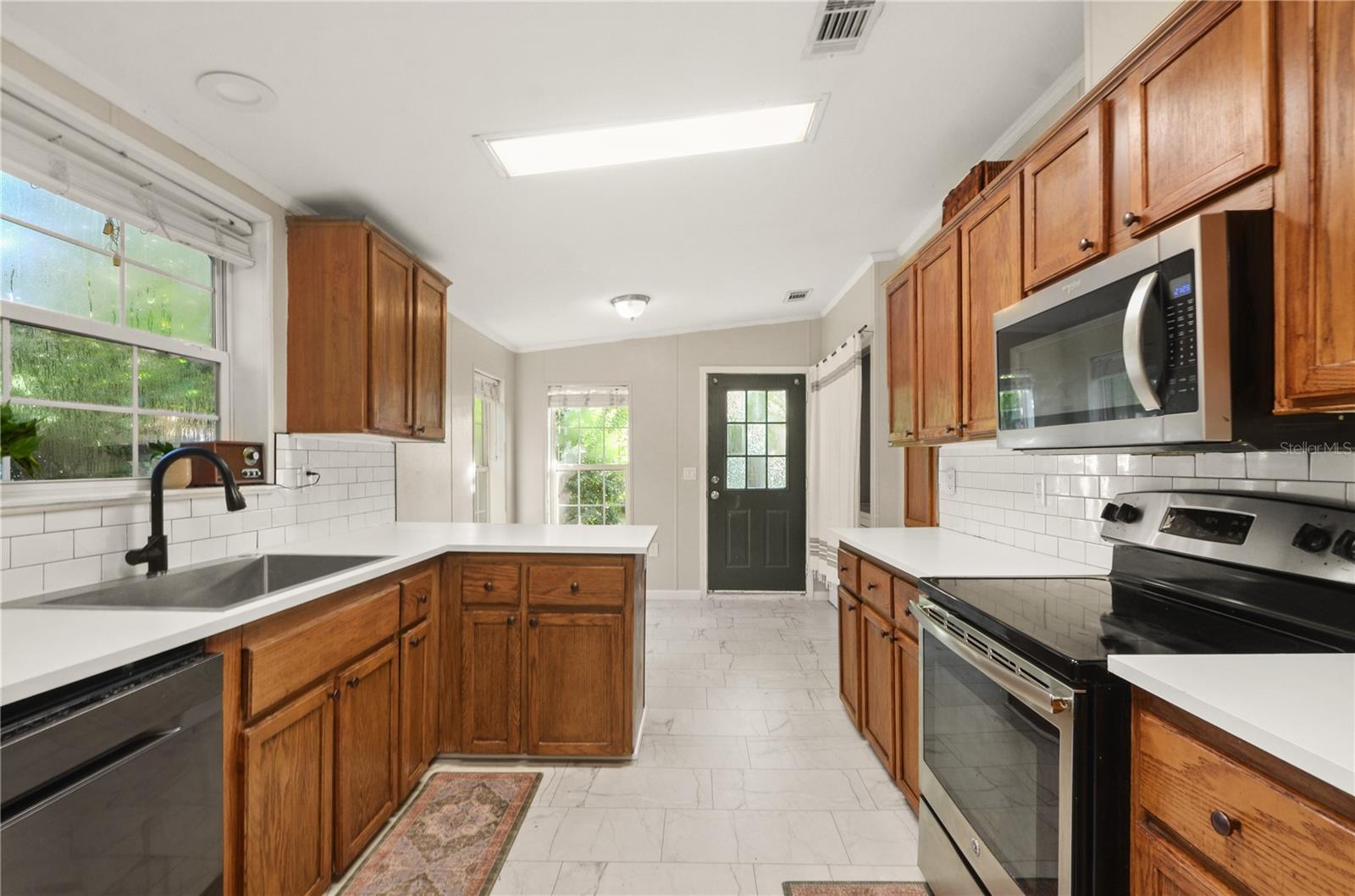 Image 9 of 28 For 1305 Groveland Avenue