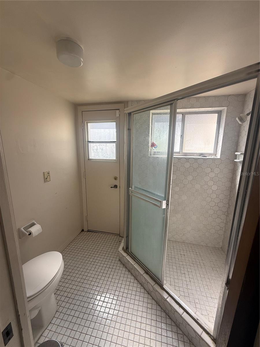 Image 12 of 31 For 4930 Haiti Circle 8