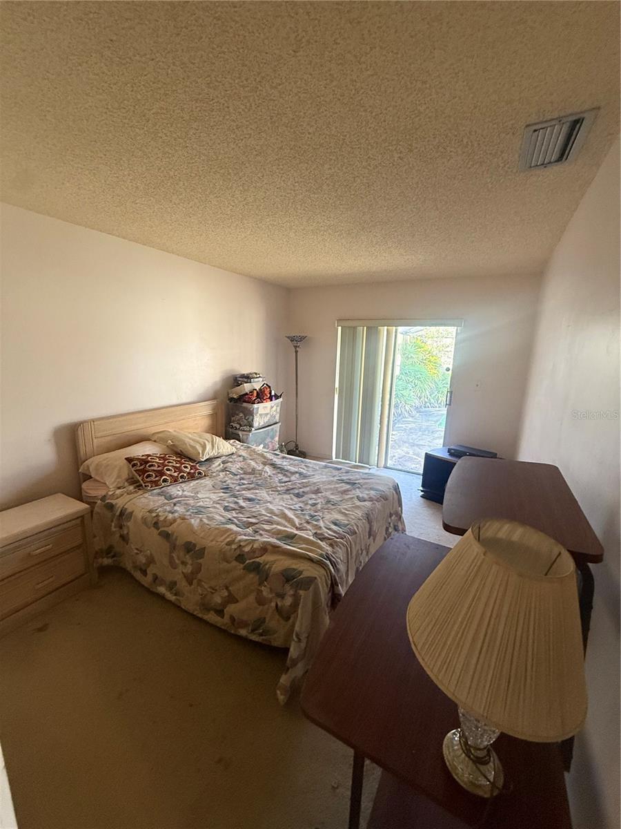 Image 18 of 31 For 4930 Haiti Circle 8