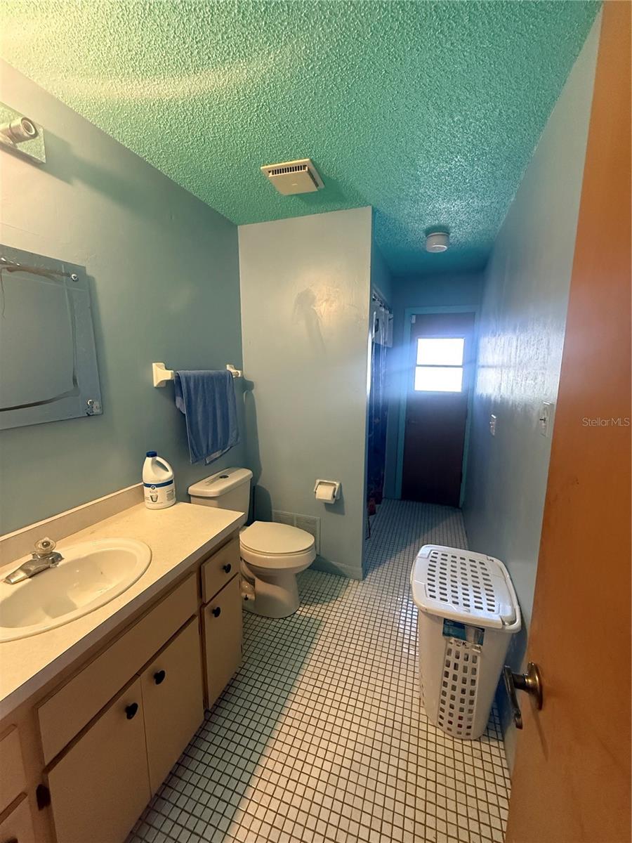 Image 19 of 31 For 4930 Haiti Circle 8