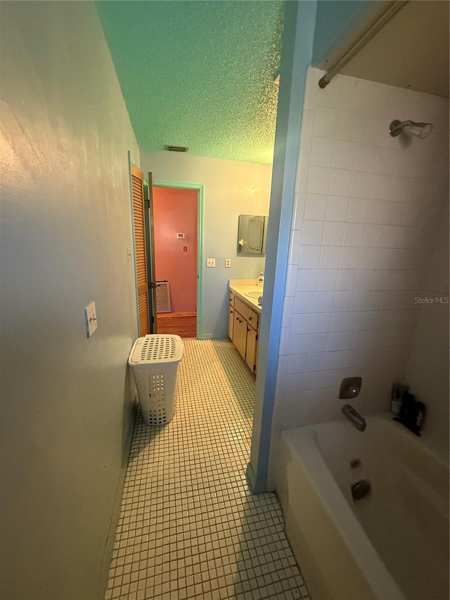 Image 20 of 31 For 4930 Haiti Circle 8