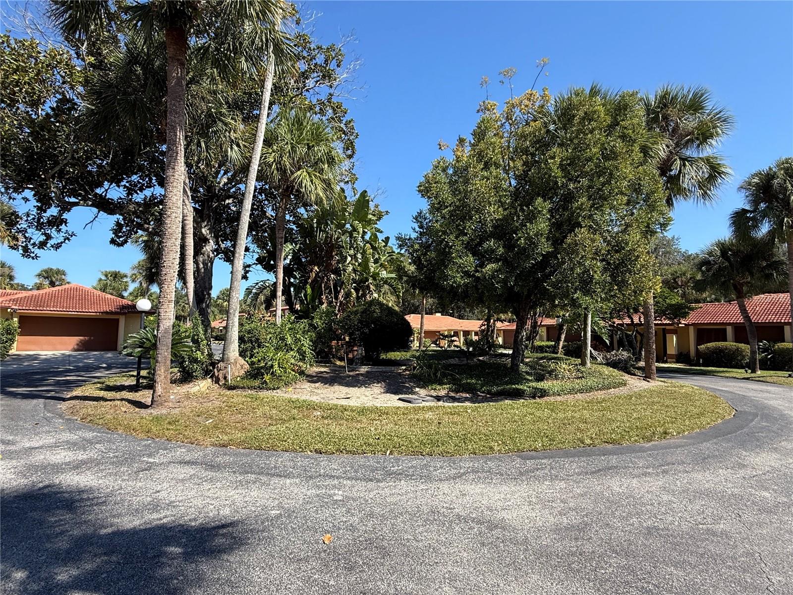 Image 26 of 31 For 4930 Haiti Circle 8