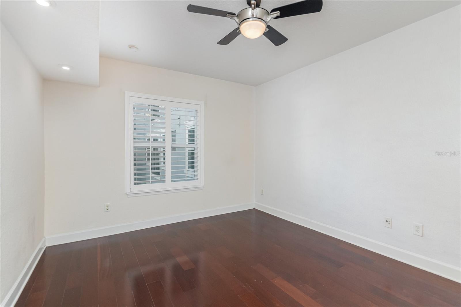 Image 17 of 29 For 304 South Street 4023