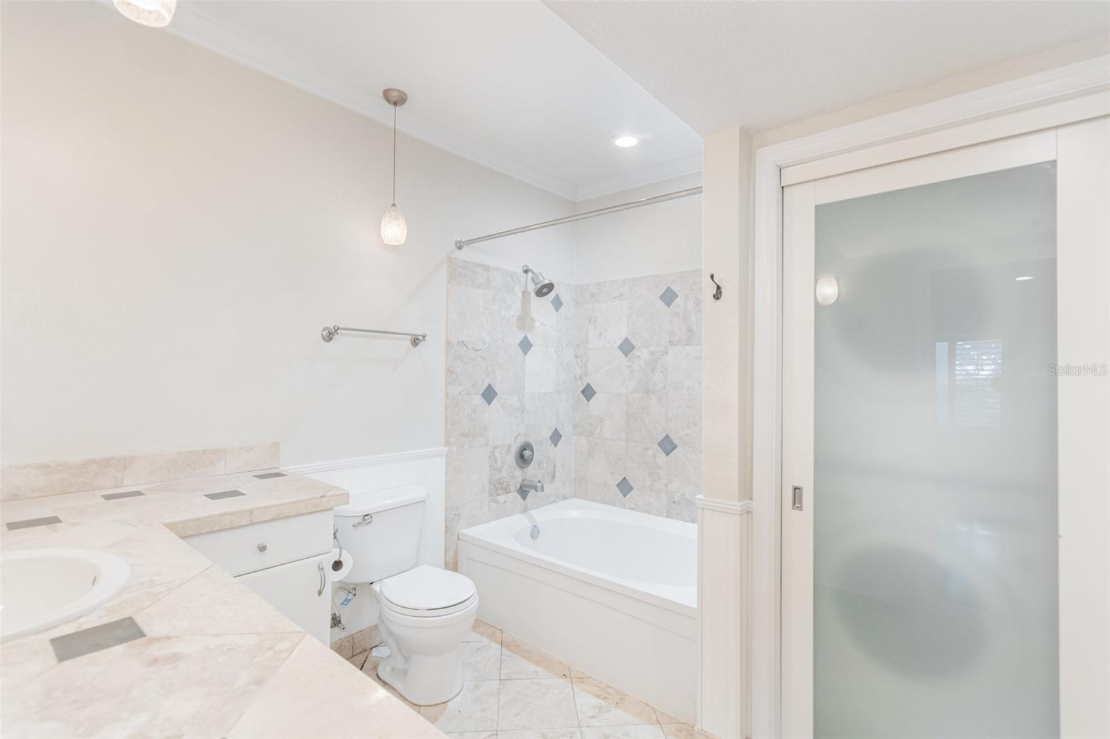 Image 20 of 29 For 304 South Street 4023